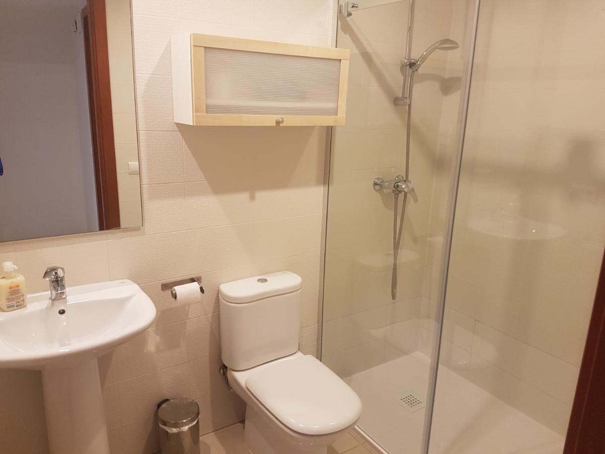 Beautiful Apartment 75M2 With View At The Beach, Pool, Parking Ρόζες Εξωτερικό φωτογραφία