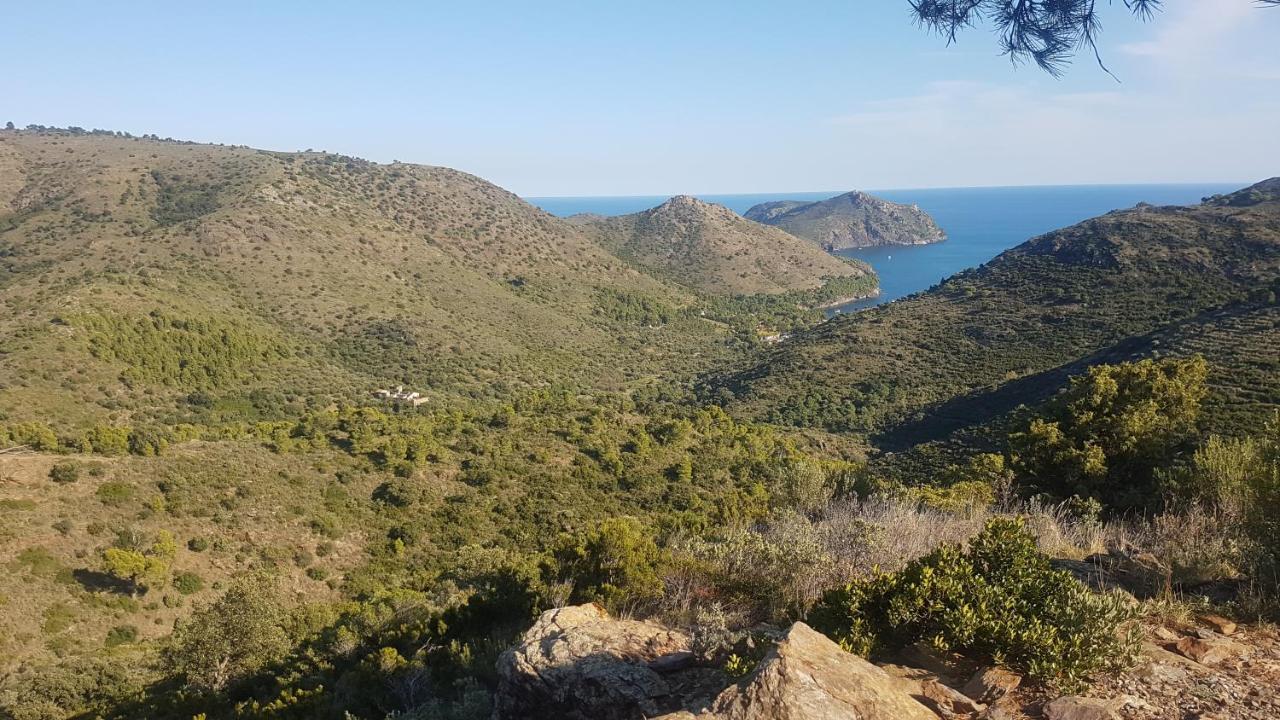 Beautiful Apartment 75M2 With View At The Beach, Pool, Parking Ρόζες Εξωτερικό φωτογραφία