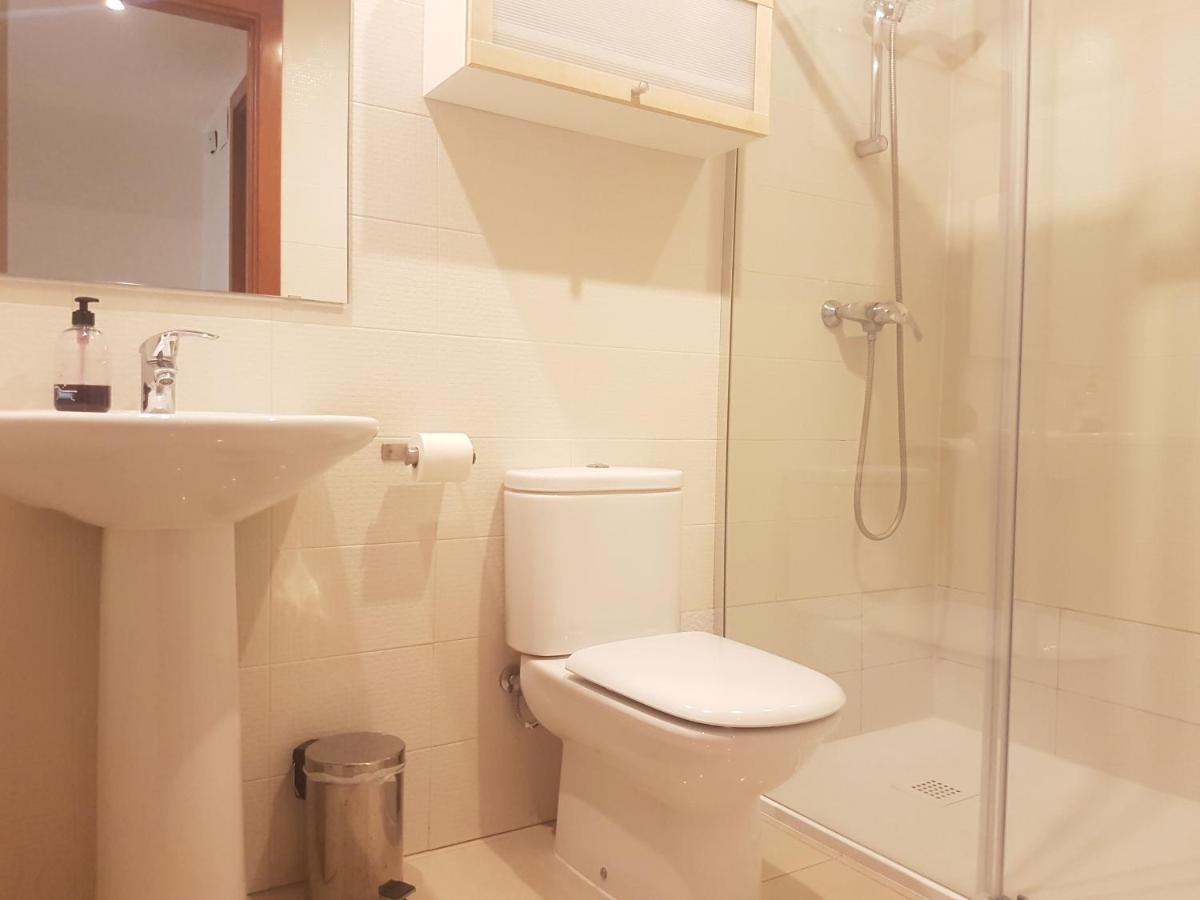 Beautiful Apartment 75M2 With View At The Beach, Pool, Parking Ρόζες Εξωτερικό φωτογραφία